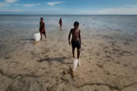 enfants-ocean-indien-denis-lacourt_adaptactio